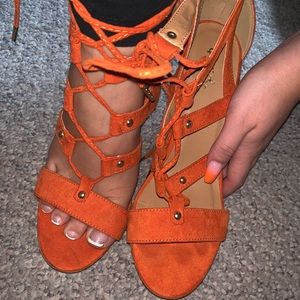 QUPID wedges like new